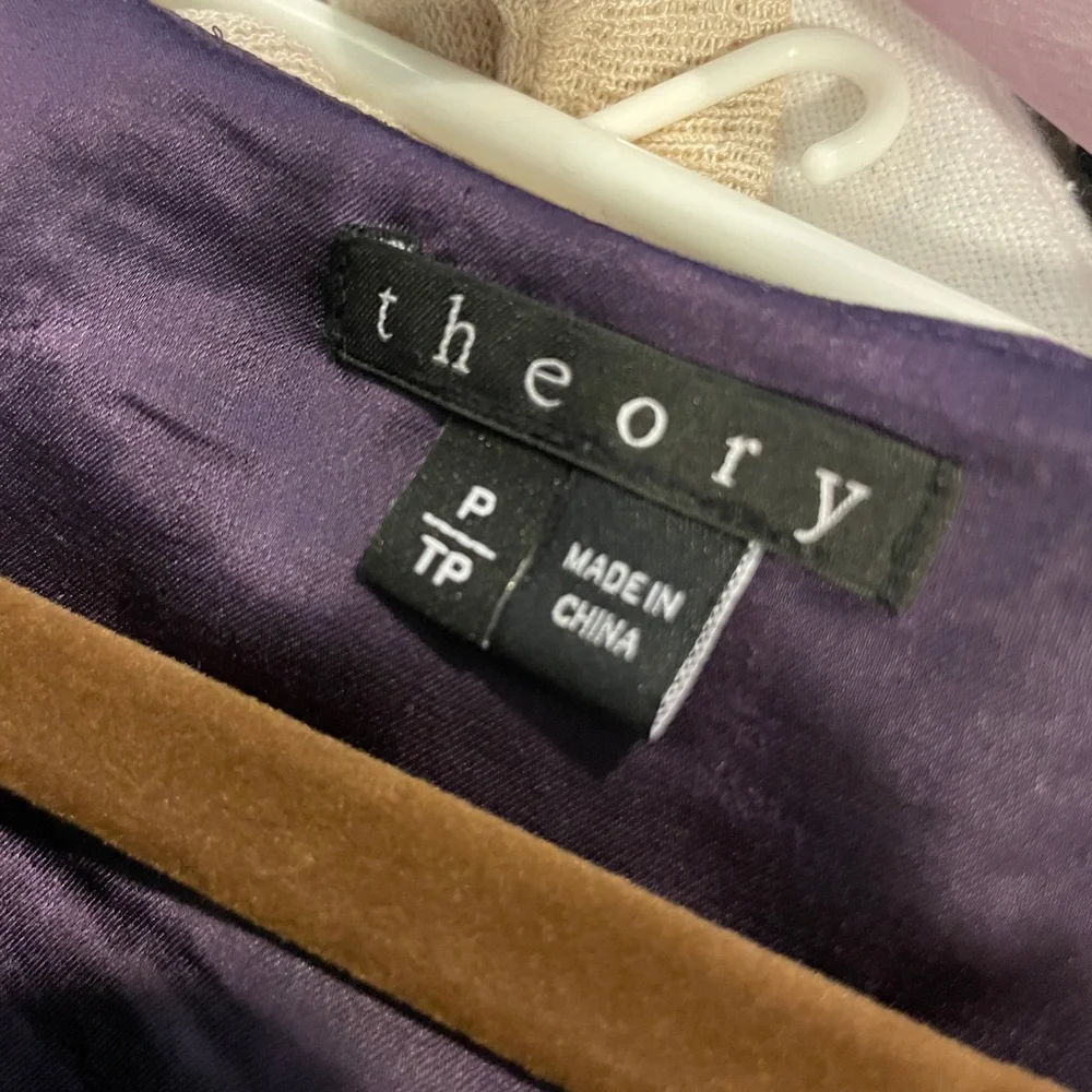 Theory Silk Blouse in Purple - Size P - Picture 2 of 3